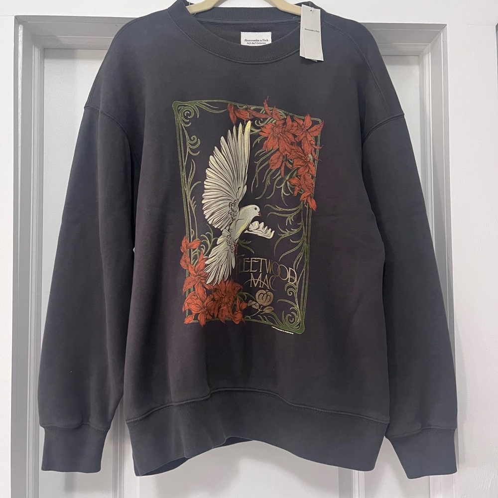 NWT Abercrombie & Fitch Graphic Crewneck